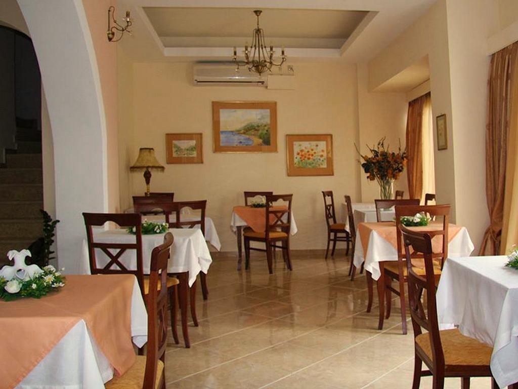 Nefeli Hotel Ágios Kírykos Exterior foto